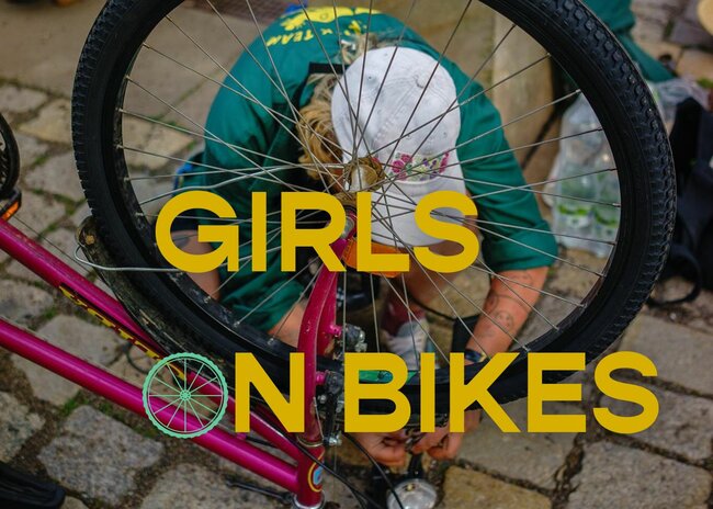 Girls on bikes: Přihlas se a vyjeď do zahraničí